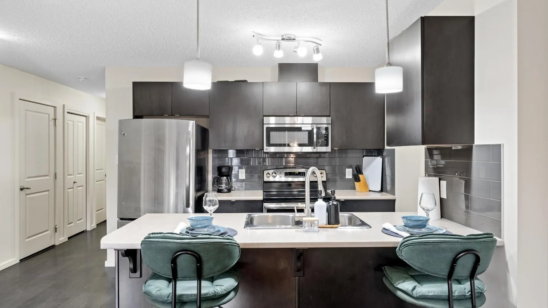 埃德蒙顿The Urban Heaven, Sleek 2Br , Ac公寓 埃德蒙顿